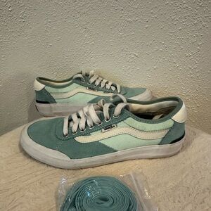 Vans Low Top Sneakers in Mint & Teal
